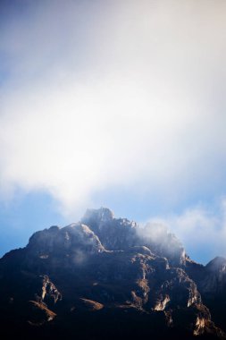 Peru And Dağları 'ndaki bir dağın görüntüsü. Peru, Cusco 'daki yüksek dağ.