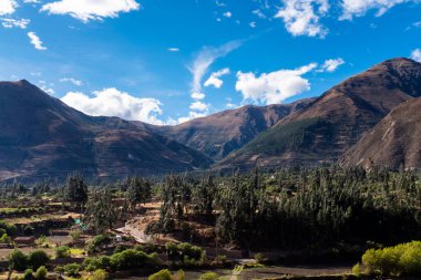 Peru And Dağları 'ndaki bir dağın görüntüsü. Peru, Cusco 'daki yüksek dağ.
