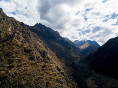 Peru And Dağları 'ndaki bir dağın görüntüsü. Peru, Cusco 'daki yüksek dağ.