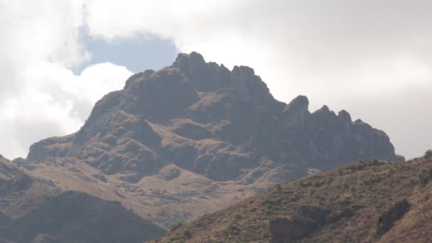 Vídeo Una Montaña Los Andes Peruanos Alta Montaña Cusco Perú — Vídeos de Stock