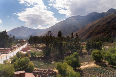 Kutsal Vadi 'nin resmi, Cusco. Peru 'daki en önemli vadilerden biri. Peru And Dağlarındaki Yüksek Dağ Vadisi.
