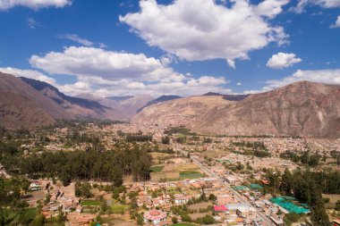 Kutsal Vadi 'nin resmi, Cusco. Peru 'daki en önemli vadilerden biri. Peru And Dağlarındaki Yüksek Dağ Vadisi.