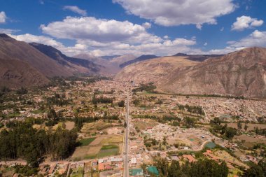 Kutsal Vadi 'nin resmi, Cusco. Peru 'daki en önemli vadilerden biri. Peru And Dağlarındaki Yüksek Dağ Vadisi.