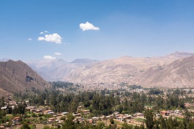Kutsal Vadi 'nin resmi, Cusco. Peru 'daki en önemli vadilerden biri. Peru And Dağlarındaki Yüksek Dağ Vadisi.