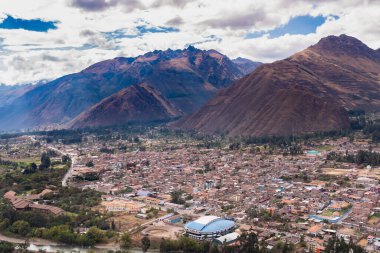Kutsal Vadi 'nin resmi, Cusco. Peru 'daki en önemli vadilerden biri. Peru And Dağlarındaki Yüksek Dağ Vadisi.