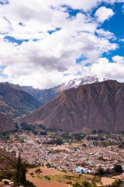 Kutsal Vadi 'nin resmi, Cusco. Peru 'daki en önemli vadilerden biri. Peru And Dağlarındaki Yüksek Dağ Vadisi.