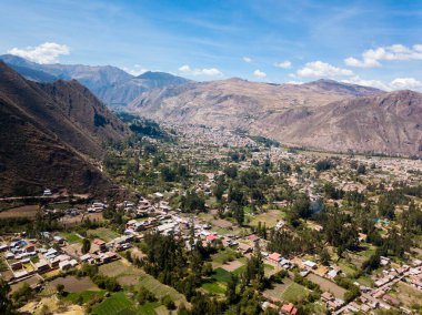 Kutsal Vadi 'nin resmi, Cusco. Peru 'daki en önemli vadilerden biri. Peru And Dağlarındaki Yüksek Dağ Vadisi.