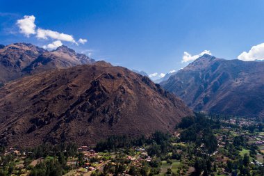 Kutsal Vadi 'nin resmi, Cusco. Peru 'daki en önemli vadilerden biri. Peru And Dağlarındaki Yüksek Dağ Vadisi.