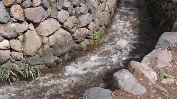 Video Van Het Water Kanaal Yucay Peru Oude Constructie Uit — Stockvideo