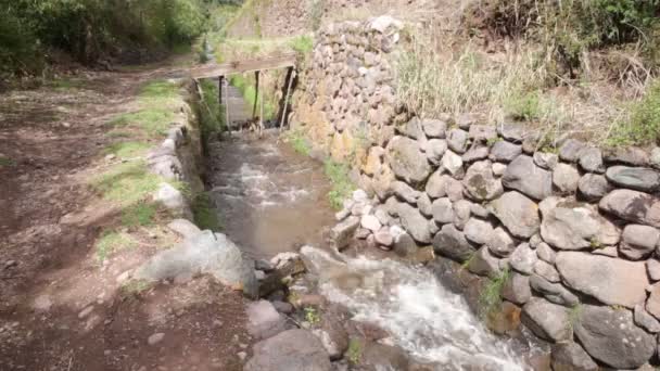 Video Van Het Water Kanaal Yucay Peru Oude Constructie Uit — Stockvideo