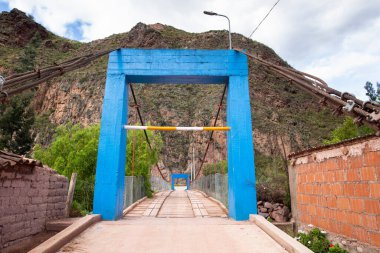 Kutsal Vadi, Cusco Peru 'daki Vilcanota nehri üzerindeki ahşaptan yapılmış kırsal köprü..