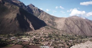 Peru And Dağları 'ndaki kutsal vadi. And Dağlarının kırsal manzarası Cusco Peru 'da.