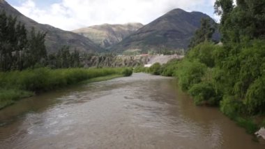 Peru And Dağları 'ndaki kutsal vadi. And Dağlarının kırsal manzarası Cusco Peru 'da.