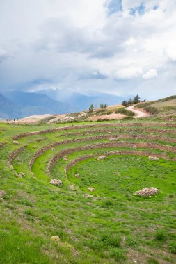 Cusco Peru 'da Moray arkeolojik alanı. İnkalar tarafından yapılan tarım laboratuvarı..