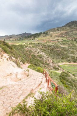 Cusco Peru 'da Moray arkeolojik alanı. İnkalar tarafından yapılan tarım laboratuvarı..