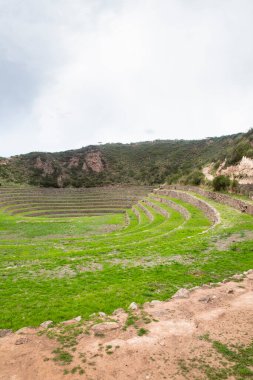 Cusco Peru 'da Moray arkeolojik alanı. İnkalar tarafından yapılan tarım laboratuvarı..