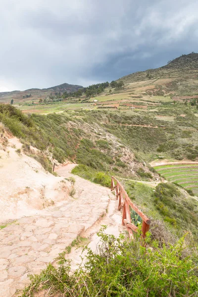Cusco Peru 'da Moray arkeolojik alanı. İnkalar tarafından yapılan tarım laboratuvarı..