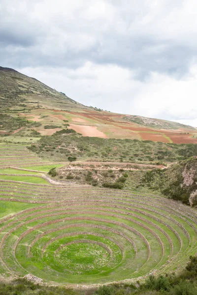 Cusco Peru 'da Moray arkeolojik alanı. İnkalar tarafından yapılan tarım laboratuvarı..