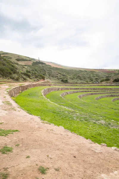 Cusco Peru 'da Moray arkeolojik alanı. İnkalar tarafından yapılan tarım laboratuvarı..