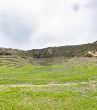 Cusco Peru 'da Moray arkeolojik alanı. İnkalar tarafından yapılan tarım laboratuvarı..