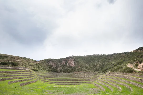 Cusco Peru 'da Moray arkeolojik alanı. İnkalar tarafından yapılan tarım laboratuvarı..