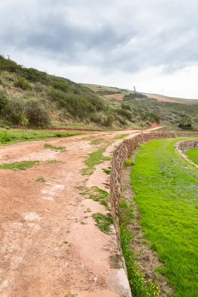 Cusco Peru 'da Moray arkeolojik alanı. İnkalar tarafından yapılan tarım laboratuvarı..