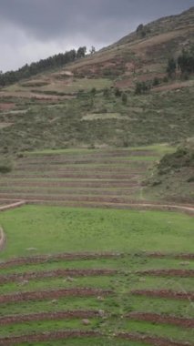 Cusco Peru 'da Moray arkeolojik alanı. İnkalar tarafından yapılan tarım laboratuvarı..