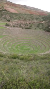 Cusco Peru 'da Moray arkeolojik alanı. İnkalar tarafından yapılan tarım laboratuvarı..