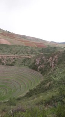 Cusco Peru 'da Moray arkeolojik alanı. İnkalar tarafından yapılan tarım laboratuvarı..