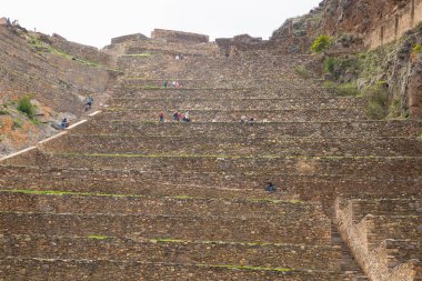 Ollantaytambo, Cusco Peru 'da bir kale ve İnka şehri. Peru And Dağları 'ndaki Kutsal Vadi' de antik bir bina.