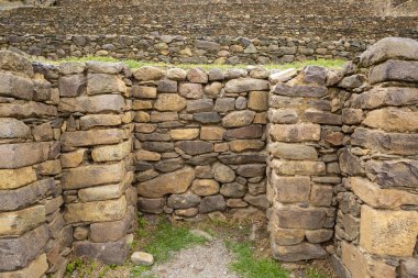 Ollantaytambo, Cusco Peru 'da bir kale ve İnka şehri. Peru And Dağları 'ndaki Kutsal Vadi' de antik bir bina.