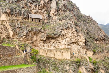 Ollantaytambo, Cusco Peru 'da bir kale ve İnka şehri. Peru And Dağları 'ndaki Kutsal Vadi' de antik bir bina.