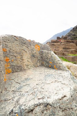 Ollantaytambo, Cusco Peru 'da bir kale ve İnka şehri. Peru And Dağları 'ndaki Kutsal Vadi' de antik bir bina.