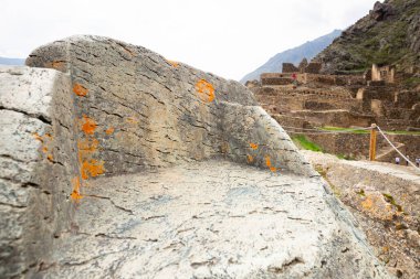 Ollantaytambo, Cusco Peru 'da bir kale ve İnka şehri. Peru And Dağları 'ndaki Kutsal Vadi' de antik bir bina.