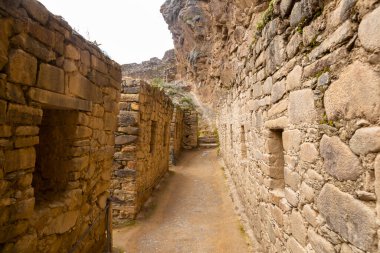 Ollantaytambo, Cusco Peru 'da bir kale ve İnka şehri. Peru And Dağları 'ndaki Kutsal Vadi' de antik bir bina.