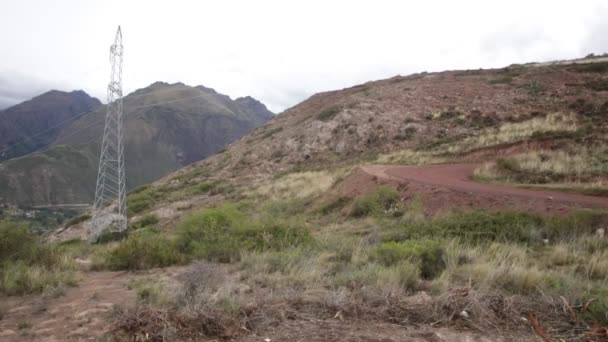 Torre Eléctrica Medio Los Andes Peruanos Pilón Eléctrico Altas Montañas — Vídeos de Stock