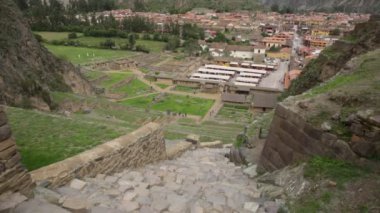 Ollantaytambo, Cusco Peru 'da bir kale ve İnka şehri. Peru And Dağları 'ndaki Kutsal Vadi' de antik bir bina.