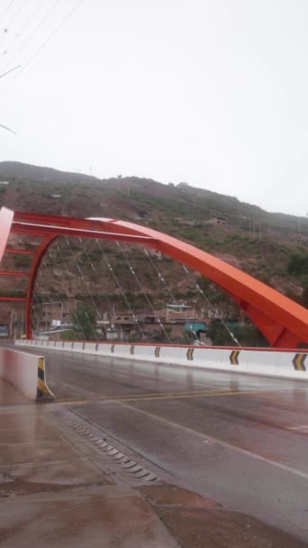 Ponte All Ingresso Della Città Urubamba Nelle Ande Peruviane Valle — Video Stock