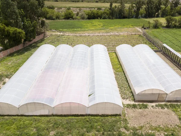 Urubamba Cusco 'nun kırsal kesimindeki bir seranın havadan görünüşü. Peru 'daki Kutsal Vadi' de tarım teknolojisi.