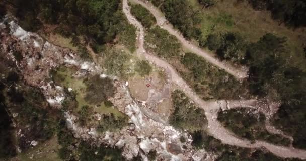 Vista Aérea Paisajes Del Pueblo Chupani Medio Los Andes Peruanos — Vídeos de Stock