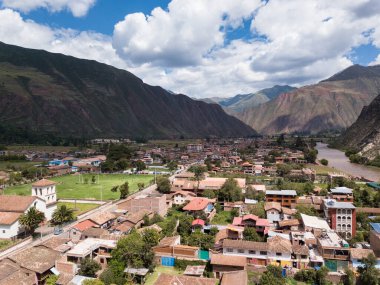 Yucay 'da İnka kültürü tarafından yapılan tarım yapısının görüntüsü. Peru And Dağları 'ndaki Kutsal Vadi' de bir kasaba.