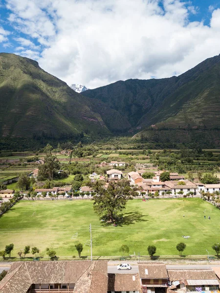 由玉凯印加文化所形成的农业结构观 秘鲁安第斯山脉圣谷镇 — 图库照片