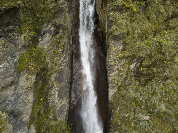 Vista Aérea Uma Cachoeira Nos Andes Peruanos Fonte Água Doce — Fotografia de Stock
