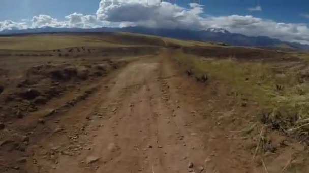 Giro Mountain Bike Nelle Ande Peruviane Sui Monti Cuzco Scendere — Video Stock