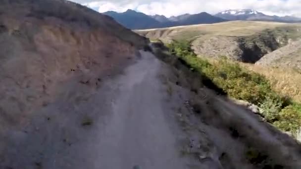 Βόλτα Ποδήλατο Βουνού Στις Περουβιανές Άνδεις Στα Βουνά Κούσκο Πάω — Αρχείο Βίντεο