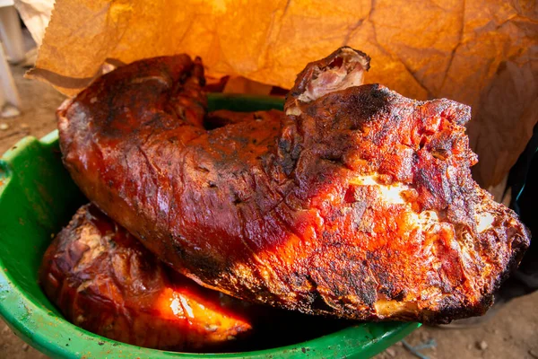 Tradicional Lechón Cerdo Cocinado Estilo Andino Almuerzo Andes Peruanos Plato —  Fotos de Stock