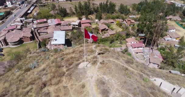 Luchtfoto Van Peruaanse Vlag Urubamba Valley Cusco Peru Heilige Vallei — Stockvideo