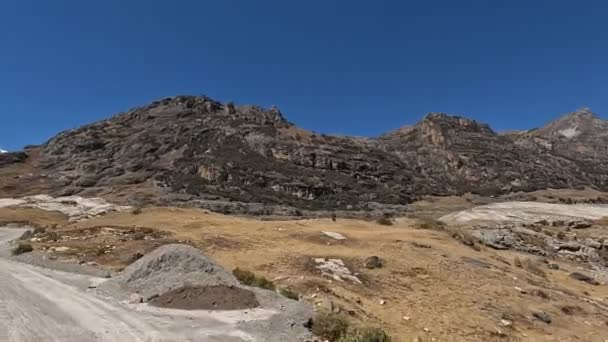 Viaggio Sulle Ande Peruviane Escursione Alta Quota Auto Attraversando Campagna — Video Stock