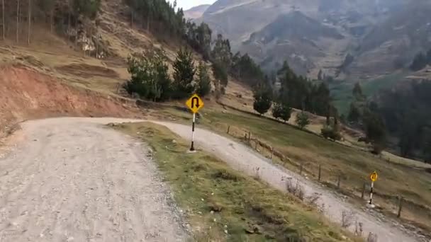 Peru Dağları Yolculuk Yüksek Irtifa Dağları Otomobille Kırsalından Geçiyor — Stok video