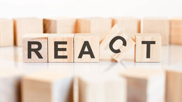React Words Wooden Blocks Letters Inform Brief Concept White Background — Stockfoto